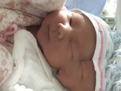 夫妻18年不孕诞下试管婴儿